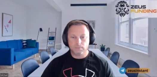 Webinarstill med Zeus Funding-logotypen
